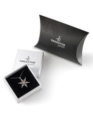 Silberne Halskette mit Schneeflockenanhänger