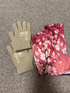 Návleky na brusle UgoSkate Sakura vel. S + rukavičky Edea