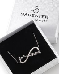 Silberne Halskette mit Love Skating-Anhänger